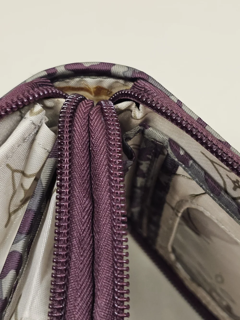 lug splits zip